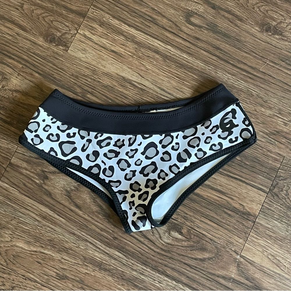 NWOT GlideSoul Bikini Bottom Black Gray White Leopard print Size Small